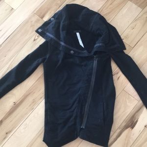 Lululemon women’s size 4 sweatshirt zip up